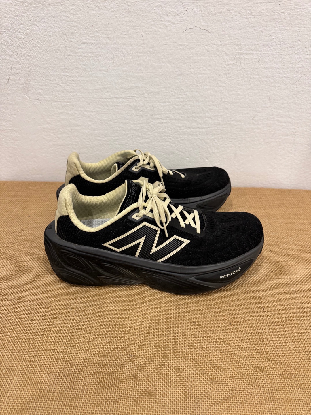 New Balance Fresh Foam X More V5 - UK 10